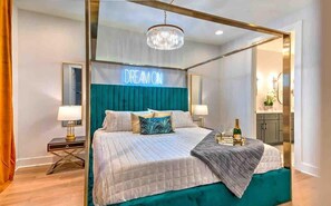 4 soverom, strykejern/-brett, wi-fi og sengetøy