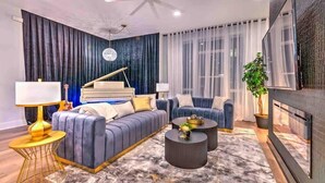 Unclassified image, 4 of 42, button - Lux Party! 21 beds! Rooftop Pool Table/Hot Tub! (Nashville)