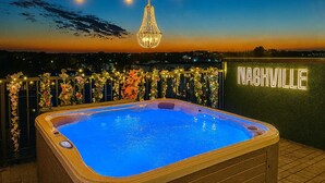 Unclassified image, 5 of 42, button - Lux Party! 21 beds! Rooftop Pool Table/Hot Tub! (Nashville)