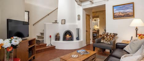 Televisión, chimenea