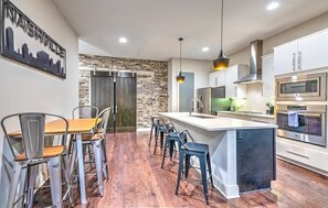 Herdplatte, Wasserkocher mit Kaffee-/Teezubehör