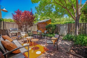 Outdoor dining - Frida’s Gallery | Historic Charm (Santa Fe)