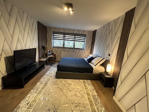 2 bedrooms, iron/ironing board, bed sheets