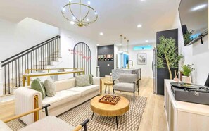 Lobby - New Lux Home 14 Beds Hot Tub & Game Room! (Nashville)