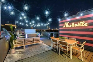 Outdoor dining - New Lux Home 14 Beds Hot Tub & Game Room! (Nashville)