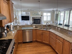 Fridge, microwave, oven, stovetop - Executive Beach Home for Monthly Rental Available June 2025. 30 Day Rental (Virginia Beach)