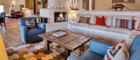 Televisión, chimenea