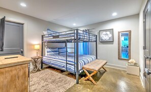 4 dormitorios, tabla de planchar con plancha, wifi y ropa de cama