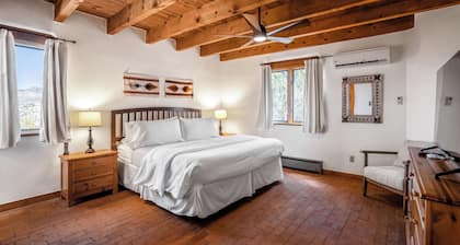 Casa Encantado | Secluded Retreat & Views