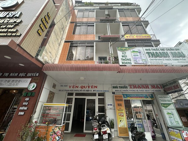 Front of property - OYO 1233 Yen Quyen Hotel (Da Lat)