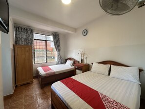 Deluxe Quadruple Room - OYO 1233 Yen Quyen Hotel (Da Lat)
