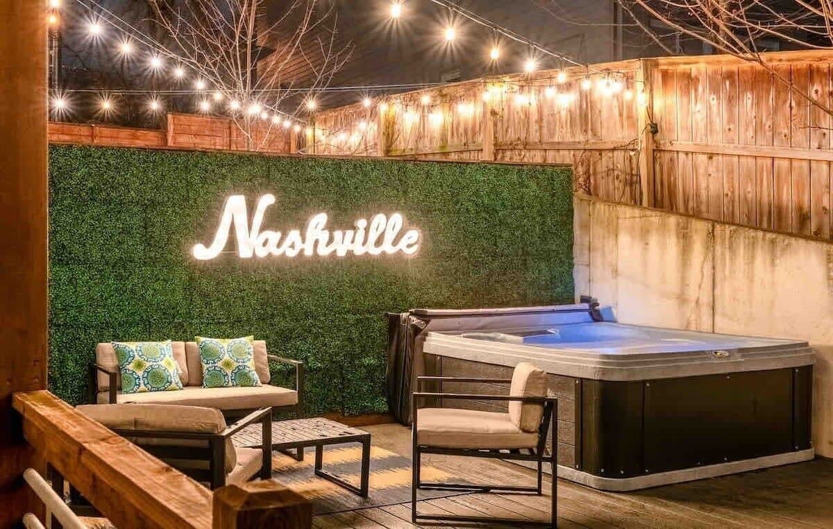 Premium Gulch Home! 12 beds! Hot Tub/Skyline views