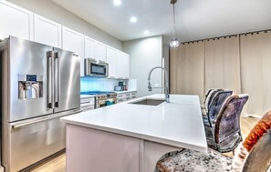 Wasserkocher mit Kaffee-/Teezubehör, Kochgeschirr/Geschirr/Besteck