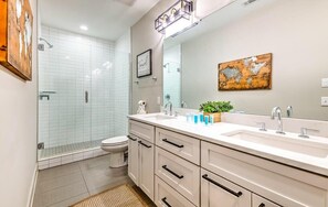 Shower, hair dryer, shampoo - Two New Lux Homes! Rooftop + Hot Tub, Pool & Sauna (Nashville)