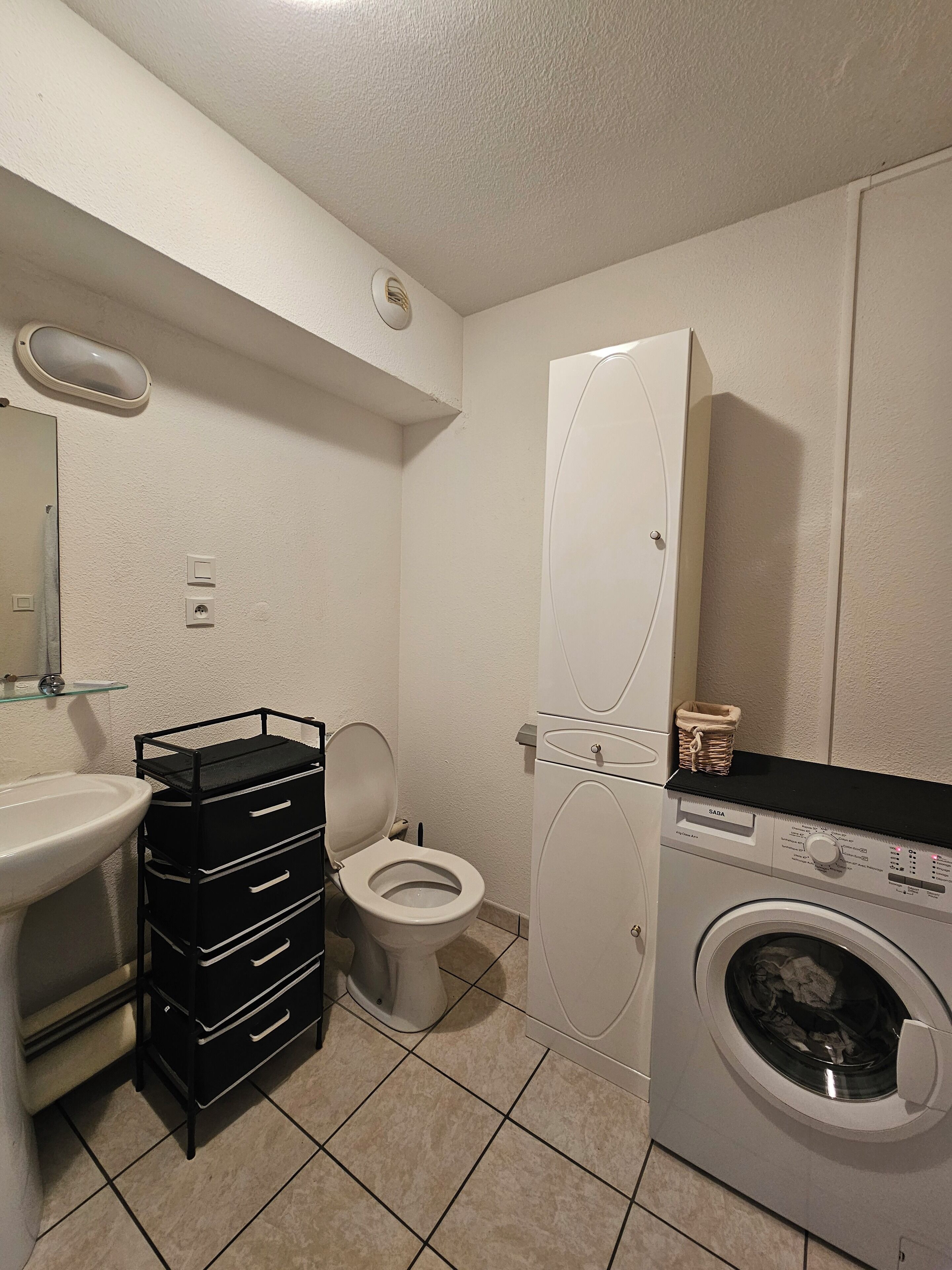 Shower, toilet paper