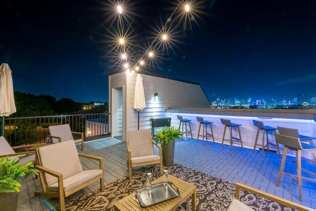 Brand New 4-Bed 4-Bath Rooftop Game Room 14 Beds