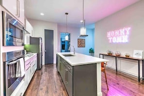 Fridge, microwave, oven, stovetop - Premiere Gulch Home, 15 Beds! Best Skyline Views! (Nashville)
