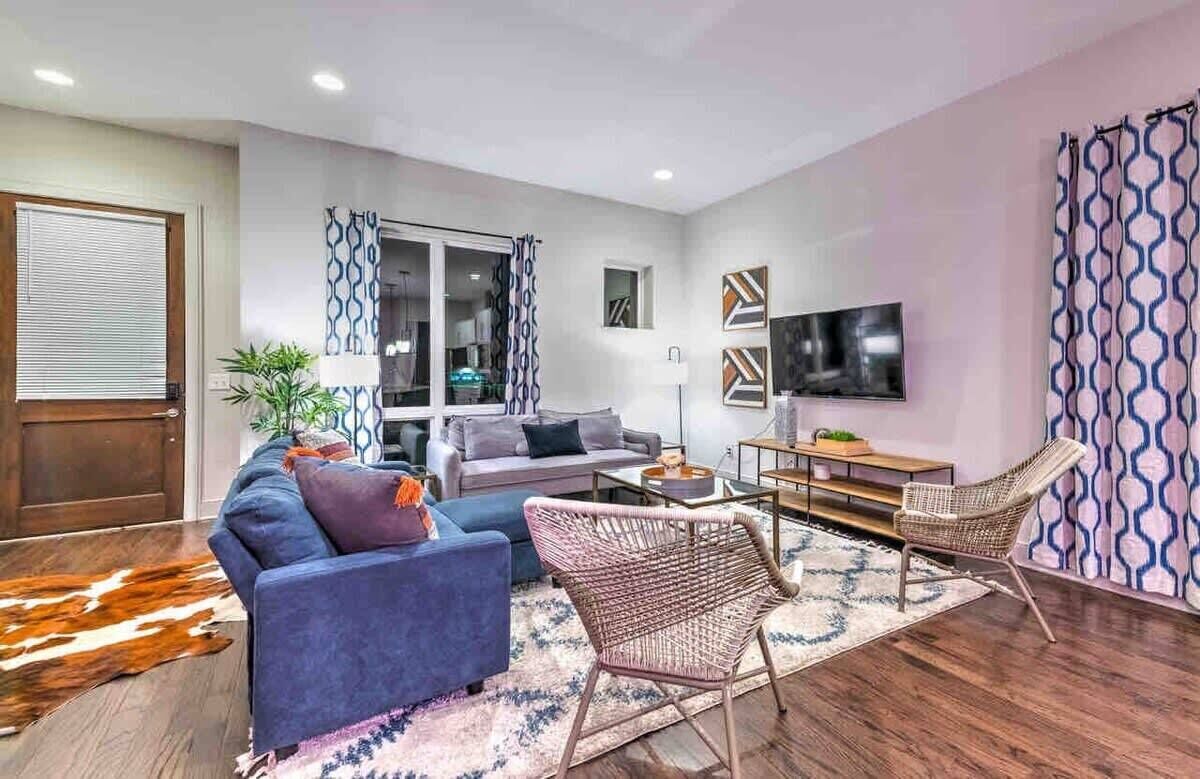 テレビ、書斎 / ワークスペース