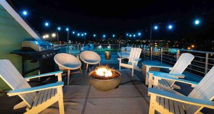 Premiere Gulch Home, 15 Beds! Best Skyline Views!