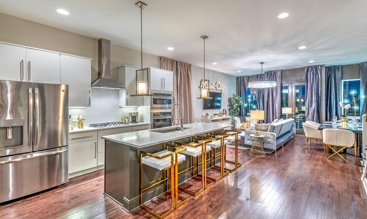 Kylskåp, mikrovågsugn, ugn och spishäll