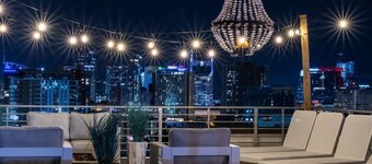 Rooftop Pool Table Gulch! City Views! 15 beds!