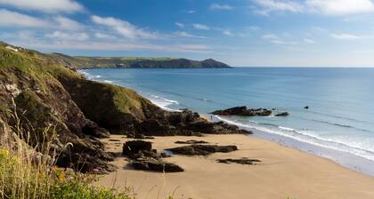 Hobbs Hut - One Bedroom House, Sleeps 2