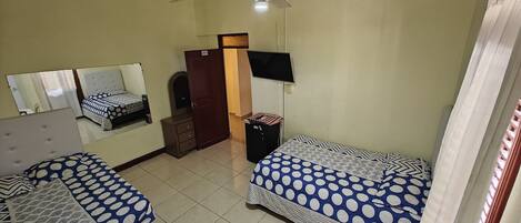 Chambre Standard avec lits jumeaux, 2 lits doubles, balcon, vue parc