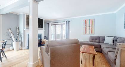 Ski-in/out condo with prime location for skiing & hiking