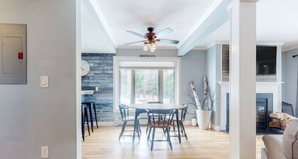 Ski-in/out, dog-friendly condo with prime location for skiing & hiking