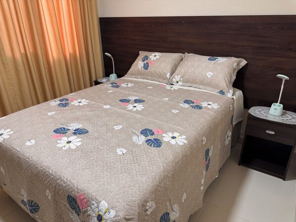 Suite Deluxe, 1 grand lit, climatisation | Accès au Wi-Fi (inclus)