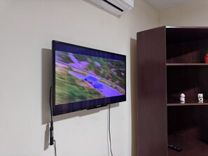 Comfort Twin Room | Free WiFi - Surbackpackers (Santa Cruz)