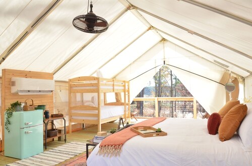 A secluded haven on 5,000 acres in NW Georgia, just 45 minutes from Atlanta and Chattanooga, and a quick 10-minute drive to downtown Rome. Explore private trails along the Etowah river, bask in wildlife, and gaze at mesmerizing stars. Your perfect es