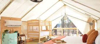 A secluded haven on 5,000 acres in NW Georgia, just 45 minutes from Atlanta and Chattanooga, and a quick 10-minute drive to downtown Rome. Explore private trails along the Etowah river, bask in wildlife, and gaze at mesmerizing stars. Your perfect es