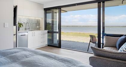 Pukehina Estuary Sunset Views Studio