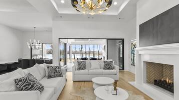 TV connectée, cheminée