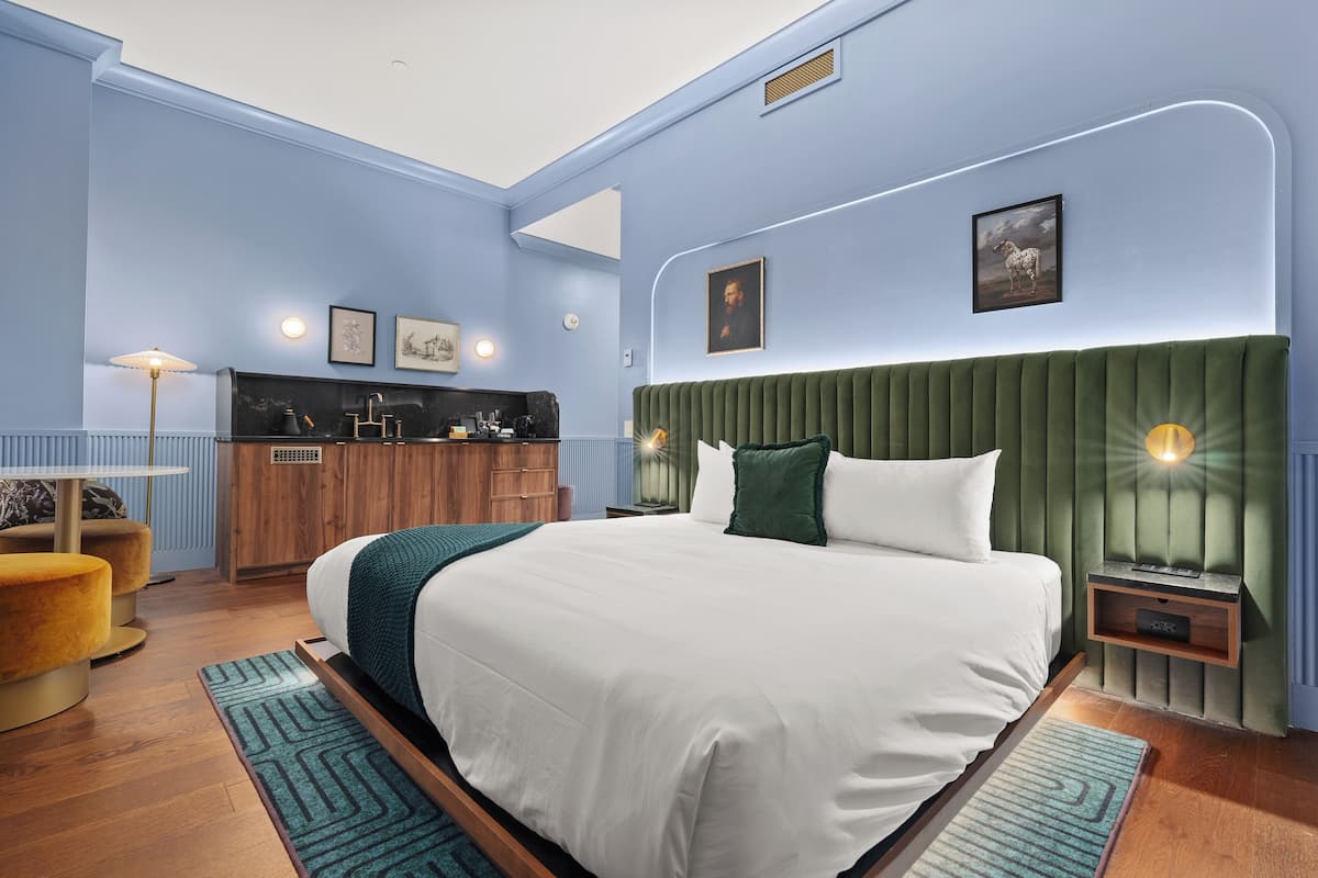 Camera Elite | 1 camera, biancheria da letto di alta qualità, una cassaforte in camera
