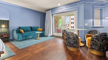 Deluxe Suite, 1 King Bed with Sofa bed, City View | 1 bedroom, premium bedding, in-room safe, soundproofing