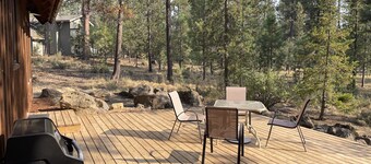 Relisted after Remodel, Cedar Chalet, New Hot Tub, Top Guest Reviews, Dog OK