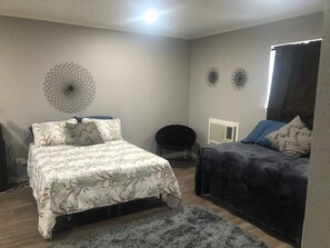 1 chambre, fer et planche Ă repasser, Wi-Fi, draps fournis