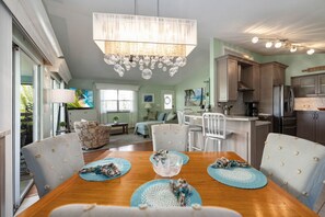 Interior - Private Waterfront Oasis w/Heated Pool/Hot Tub & Dock, Close to Everything! (Naples)