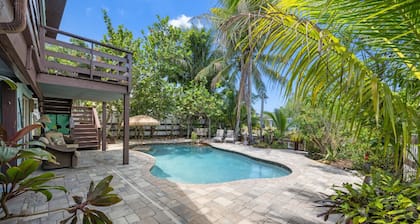 Private Waterfront Oasis w/Heated Pool/Hot Tub & Dock, Close to Everything!