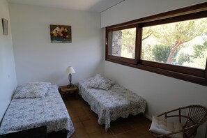 3 slaapkamers, een strijkplank/strijkijzer, wifi