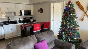 TV, fireplace, offices