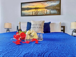 2 soverom, strykejern/-brett, reiseseng for barn og wi-fi