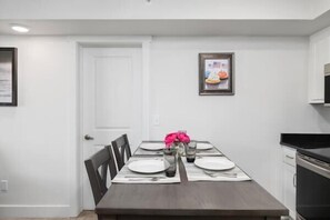 Dining - 404 - Walk to Landing, Convention Center & Cox Med (Branson)