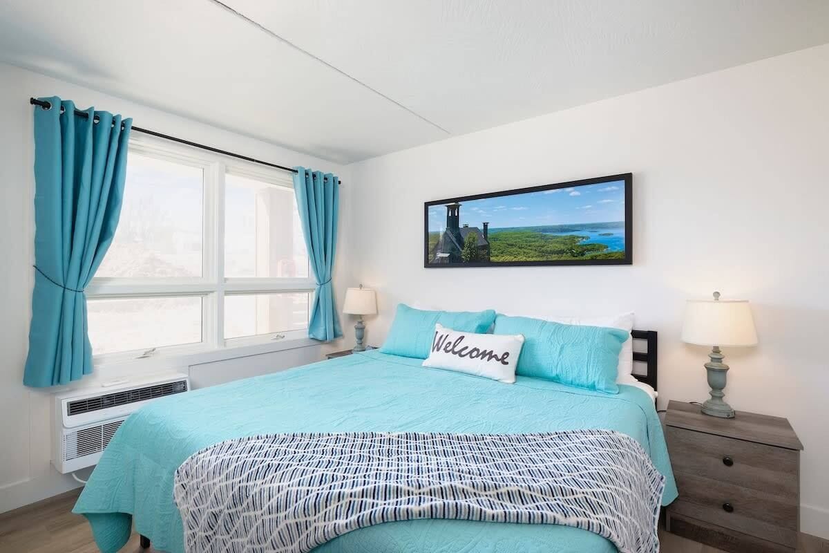 1 dormitori, planxa i posts de planxar, un bressol de viatge i wifi 