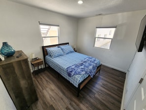 2 chambres, bureau, fer et planche Ă repasser, accĂšs au Wi-Fi (inclus)