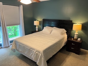 3 bedrooms, in-room safe, desk, iron/ironing board