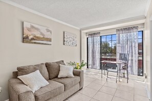 TV - Quant Downtown Columbia Apartment (Columbia)