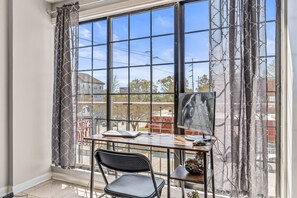 Interior - Quant Downtown Columbia Apartment (Columbia)